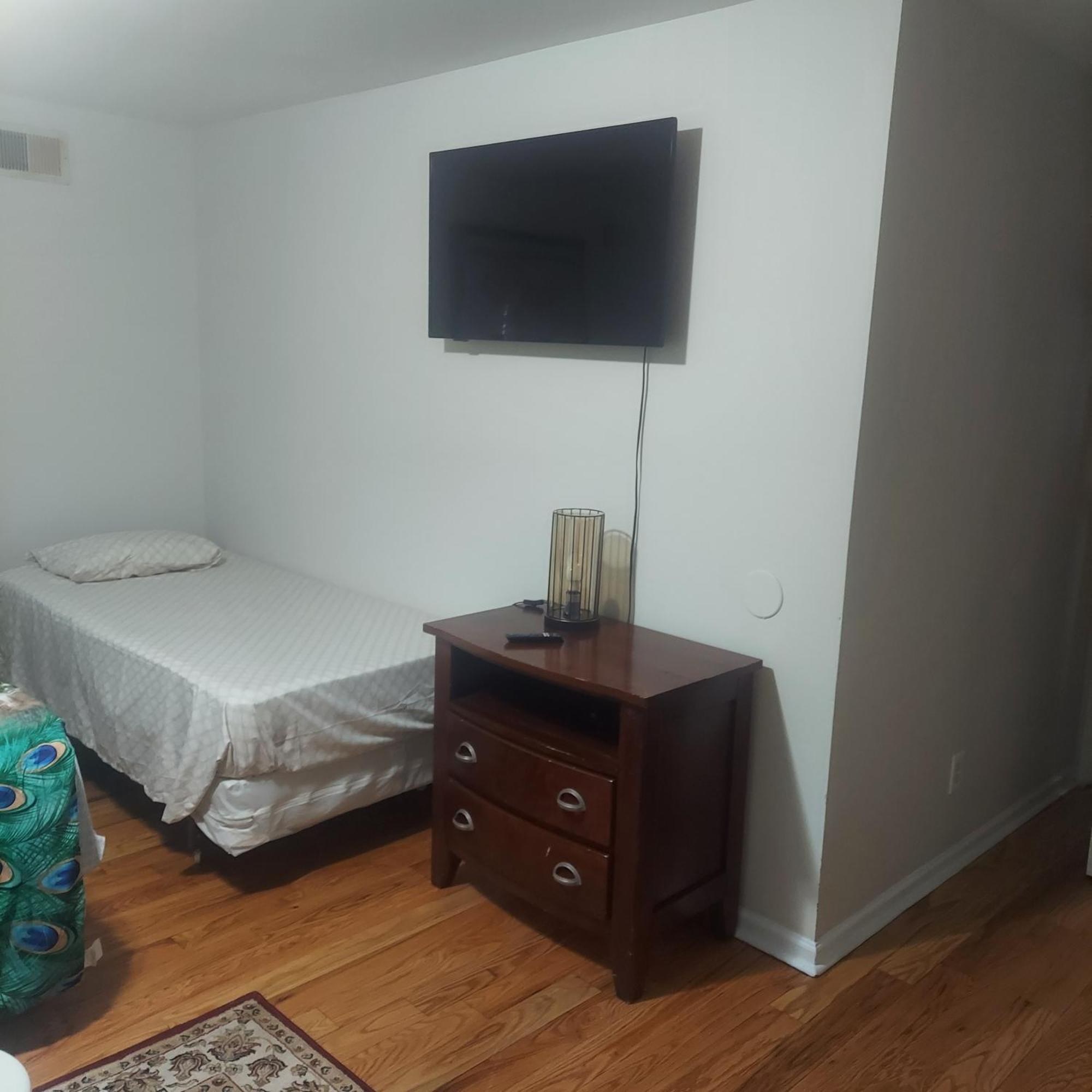 Cosy Bedroom 12Mins To Airport Prudential Njit Umdj Penn Station Newark Exteriör bild